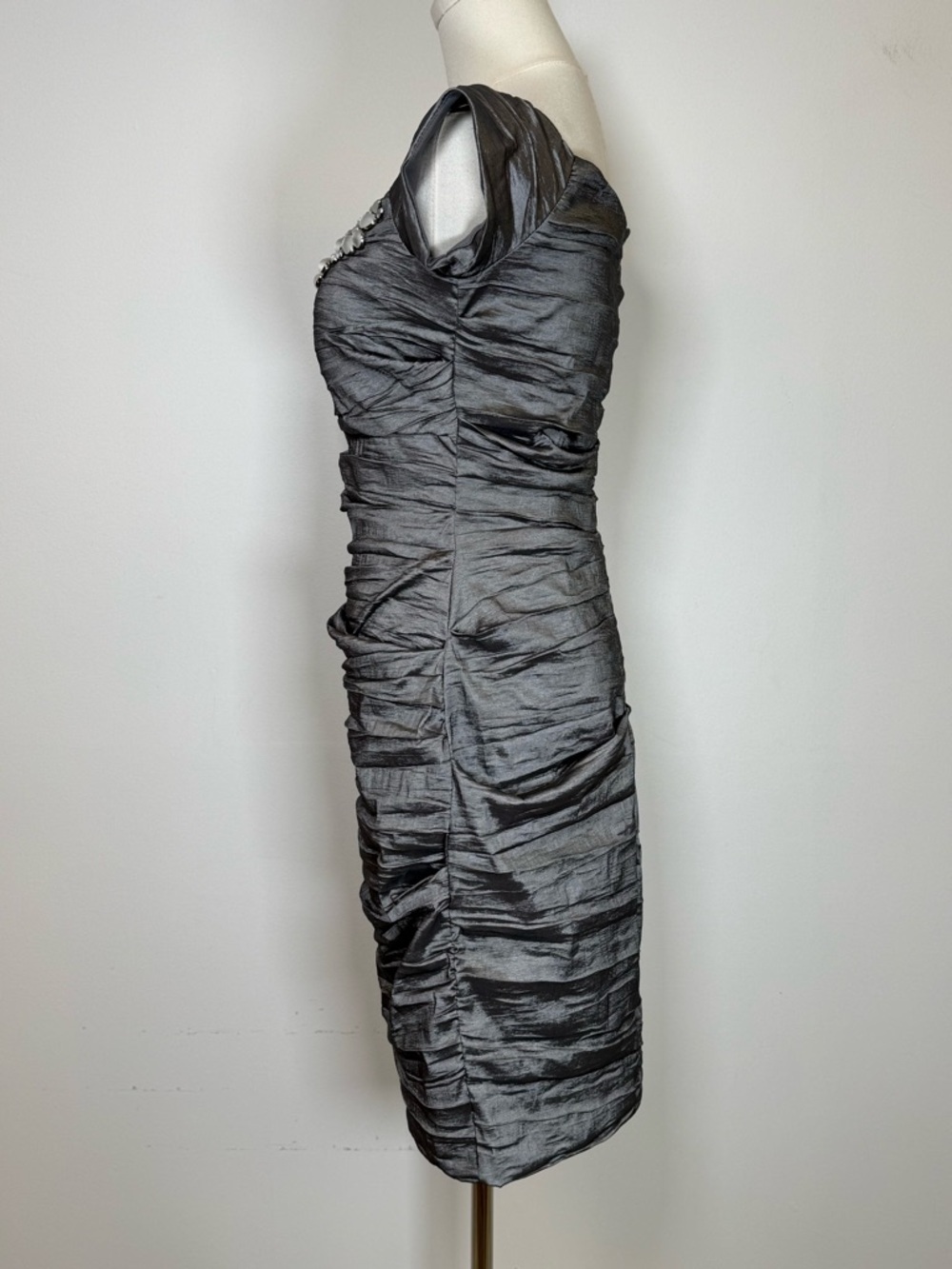 Alex Evenings Gray Ruched Cocktail Dress With Beaded Neckline Women’s Size 4 - Picture 6 of 11